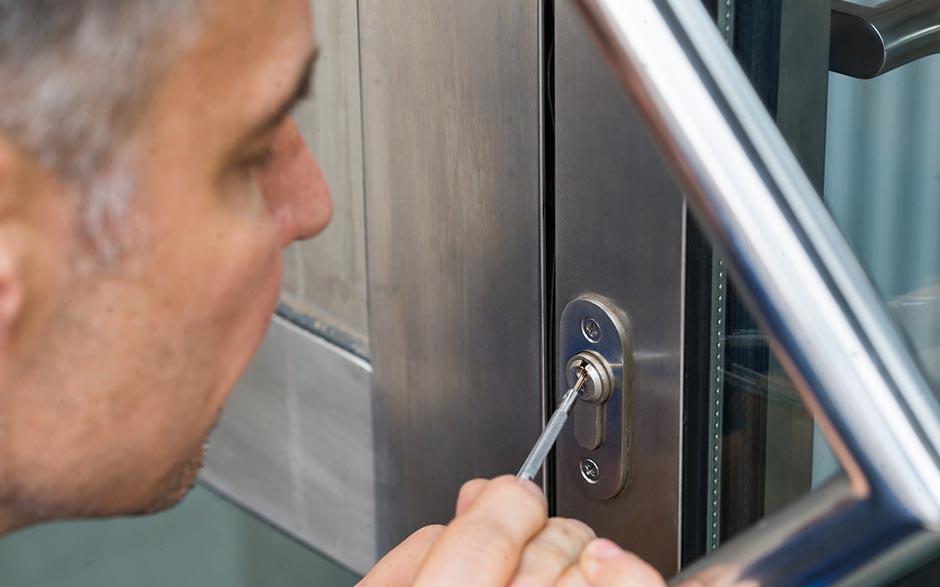 comment changer un barillet de porte Marcoussis
